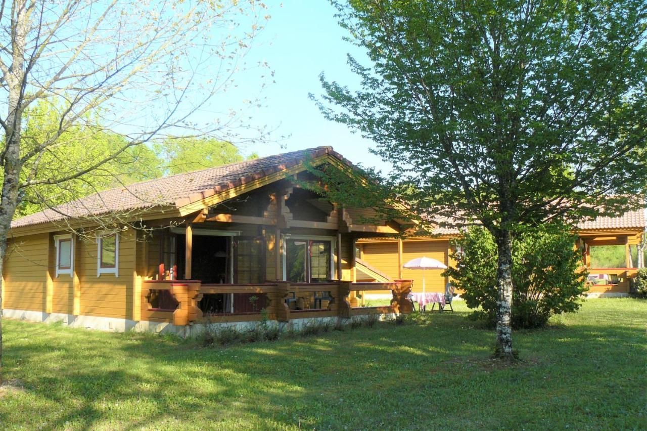 Chalets Du Soleil Mauroux  Exterior photo