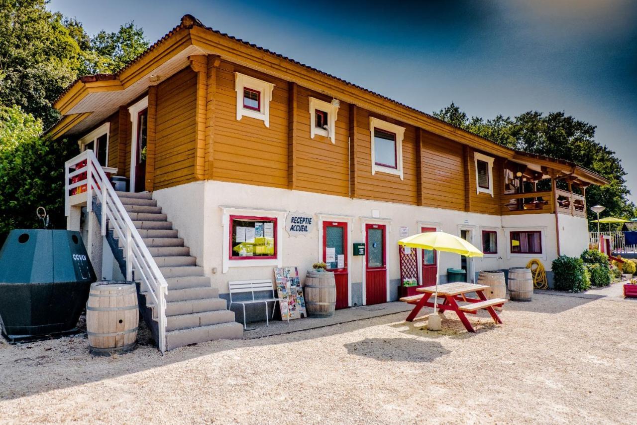 Chalets Du Soleil Mauroux  Exterior photo