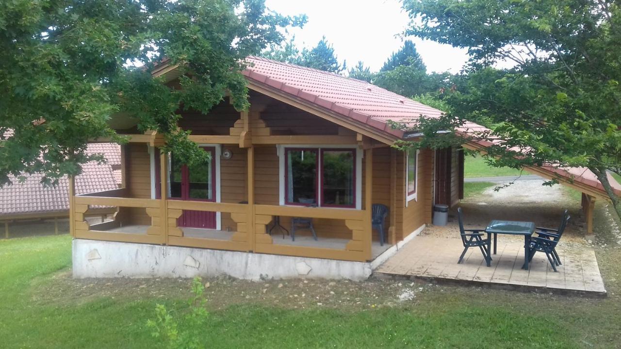Chalets Du Soleil Mauroux  Exterior photo